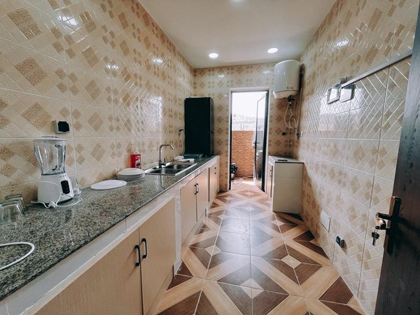 Pourquoi ma pompe de piscine fait du bruit ? Causes et solutions